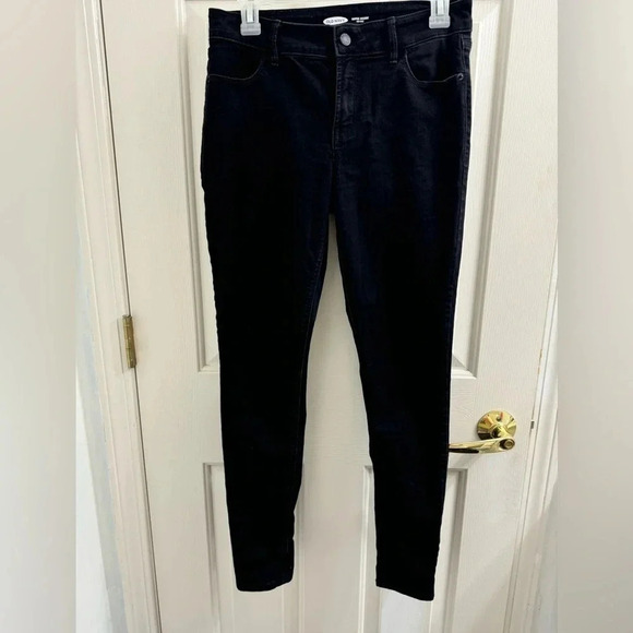 Old Navy Denim - Old Navy Mid Rise Super Skinny Black jeans size 6
